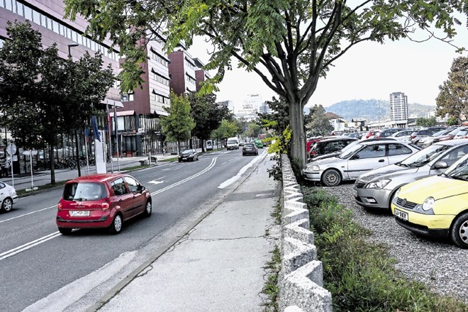 Masarykova cesta je speljana mimo glavne železniške in avtobusne postaje.