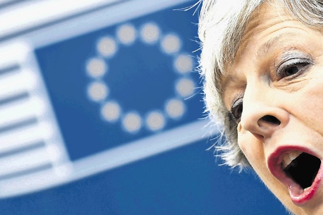 Britanska premierka Theresa May je v Bruslju veliko govorila, še več pa se je ukvarjala s pismi, vse to v povezavi z brexitom...