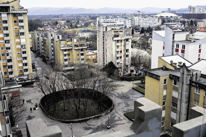 Bratovševa ploščad v več kot štirih desetletjih obstoja še ni bila temeljito obnovljena.