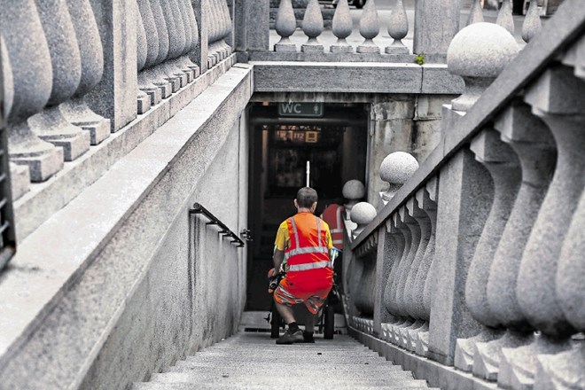 Ljubljanska Snaga je v zadnjih desetih letih število zaposlenih zmanjšala za 15 odstotkov, najema pa več kot sto agencijskih...