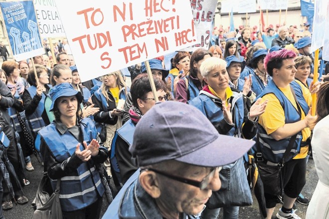 Za stavko se iz dneva v dan odloča čedalje več sindikatov. Zahtevajo  predvsem  višje plače in boljše delovne pogoje.