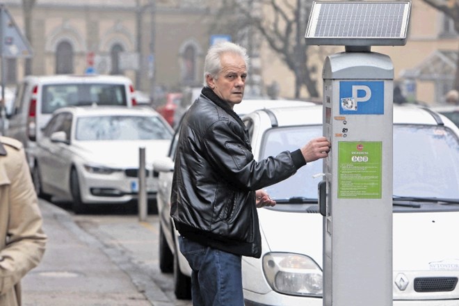 Predvidoma od sredine meseca  bodo parkomati zjutraj v širšem mestnem središču začeli delovati uro prej, v soboto pa se bo...