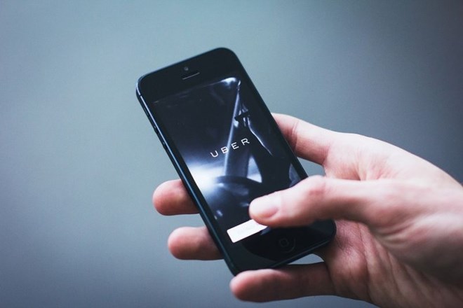 Sindikalisti ostro proti zakonu, ki bi pripeljal Uber