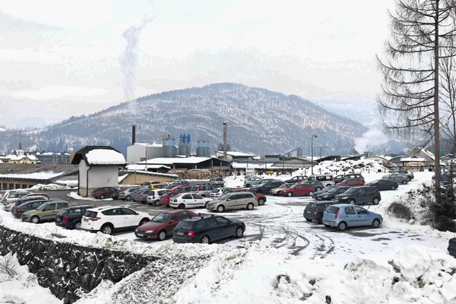 Bližnjo sosesko od tovarne Lip Bled ločita le potok in parkirišče. V podjetju se hrupa in neprijetnosti, povezanih z njim,...