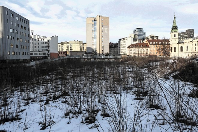 Zemljišče, na katerem je do avgusta 2011 stal Kolizej (na fotografiji), ima novega lastnika. Slabih 10.000 kvadratnih metrov...