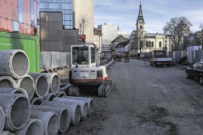 Zaradi napovedane popolne zapore Gosposvetske ceste in Dalmatinove ulice je  mogoče pričakovati večje prometne zastoje...