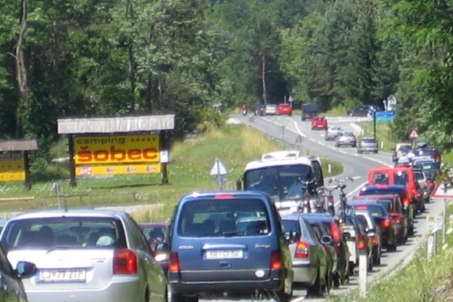 Znana poletna prometna gneča v okolici Bleda