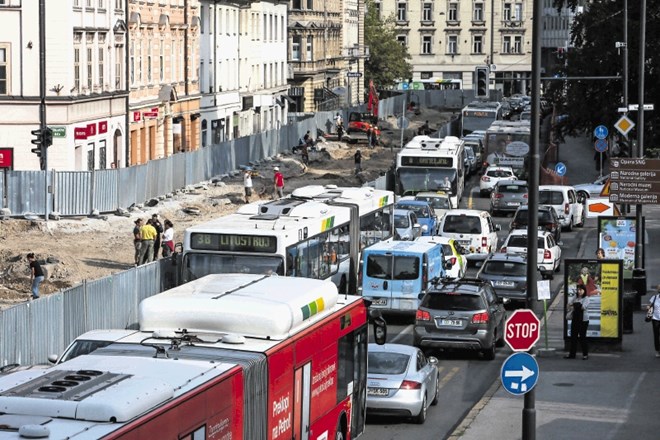 Sedanje kritične vrednosti hrupa želijo   črtati iz uredbe oziroma jih v primeru več virov hrupa na istem mestu preimenovati...