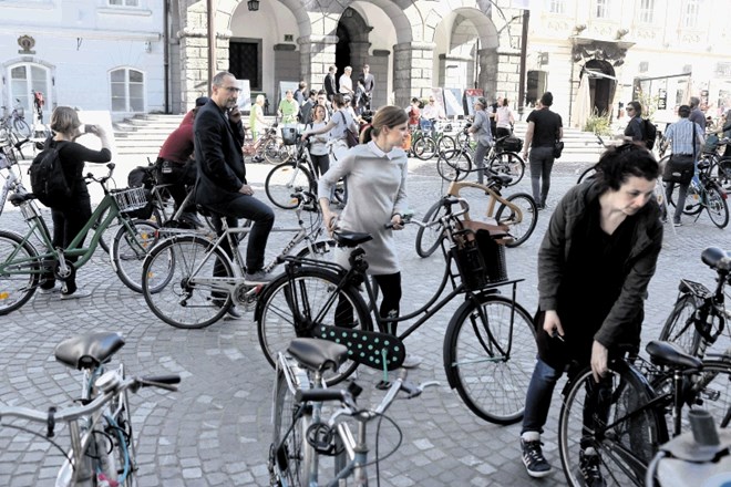 Pred Magistratom je bil včeraj v okviru dogodka S kolesom na poti – še bolj zeleni prihodnosti naproti na voljo tudi...