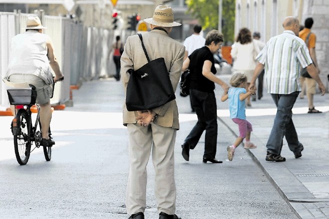 Na ministrstvu za okolje in prostor se zavedajo, da je treba starejšim zagotoviti večje število oskrbovanih stanovanj na...