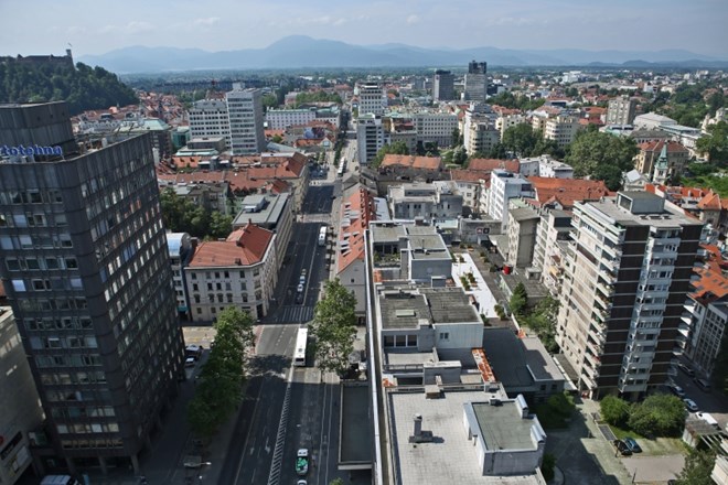 Na tokratnih lokalnih volitvah župan Zoran Janković prvič dobiva nasprotnika, ki mu lahko prepreči zmago že v prvem krogu.