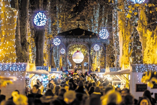 Park Zrinjevac je s svojimi platanami, odetimi v luči, ena od lepših podob zagrebškega adventa.