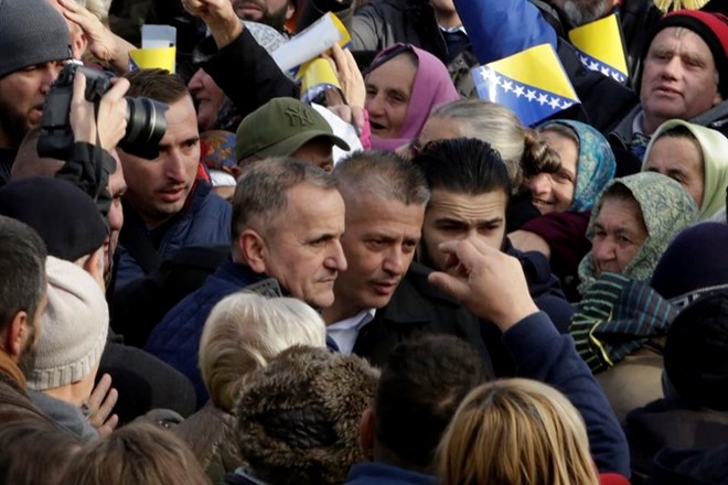 Orić in Muhić sta bila obtožena vojnih zločinov nad vojaškimi ujetniki srbske narodnosti na območju Srebrenice in Bratunca...