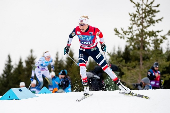 Therese Johaug ne bo na novoletni tekaški turneji