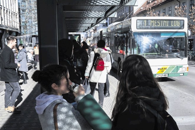 Ljubljanski potniški promet bo moral svojim voznikom za več let nazaj plačati prispevek za poklicno zavarovanje. Ker gre za...