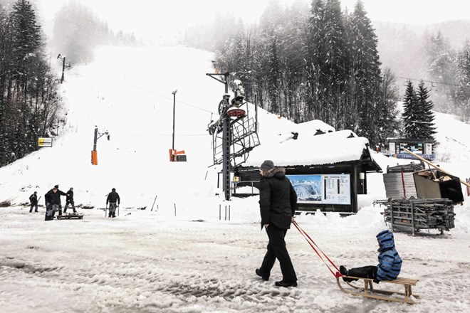 Kranjskogorskim smučiščem bi gondola na vrh Vitranca, za katero so  žičničarji dobili koncesijo, ne pa še gradbenega...