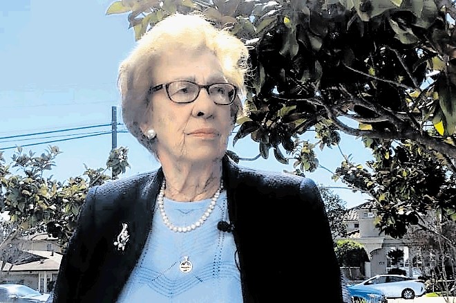 Eva Schloss je šokirana spoznala, da učenci na šoli niti ne vedo, kaj sta svastika in Hitlerjev pozdrav oziroma kaj njihova...