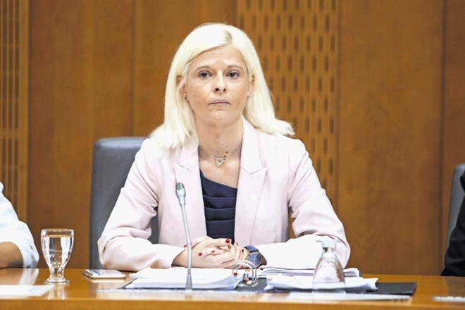 Ministrica za delo Ksenja Klampfer je pritrdila Delavski svetovalnici.