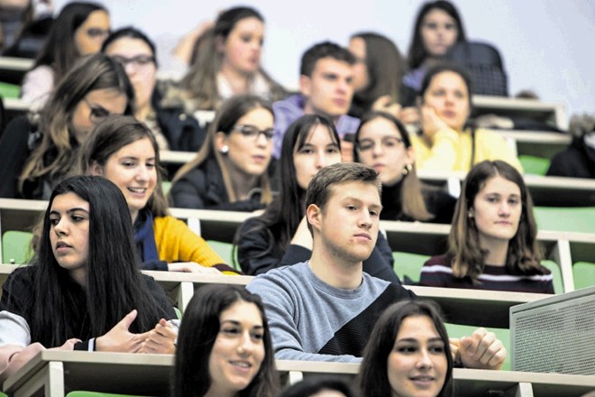 Kakovostno izobraževanje je tudi po svetovni lestvici konkurenčnosti ena  ključnih konkurenčnih prednosti Slovenije.