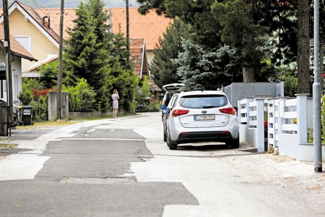 Govorili smo  z več stanovalci Ulice Jelenčevih, kjer je pred domačim pragom sodnica Daniela Ružič nemočna obležala pod...