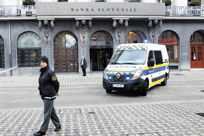 Čeprav so policijske preiskave v preteklosti že potekale tudi pri guvernerjih bank drugih evropskih držav (Italija, Ciper,...