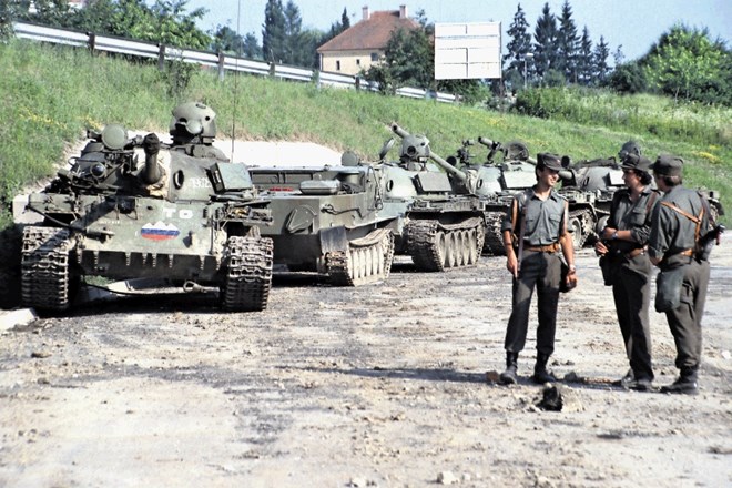 Številni vojni veterani so zaradi dviga pokojnin ostali brez veteranskega dodatka.