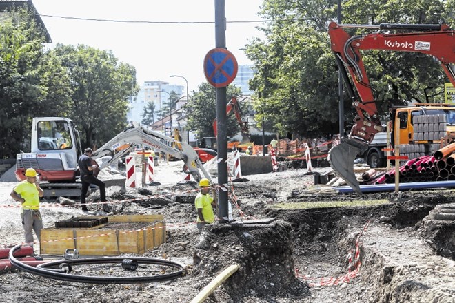 Na občini bodo križišče Drenikove in Parmove razširili z mimobežnim pasom, nad katerim kolesarji niso navdušeni.