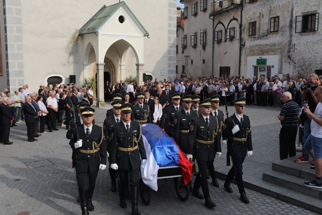 Ivana Omana je na zadnjo pot pospremilo več sto ljudi.