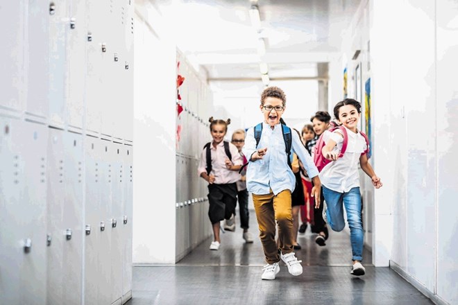 V ponedeljek bo v Sloveniji šolski prag  prestopilo 187.525 učenk in učencev. (Foto: iStock)