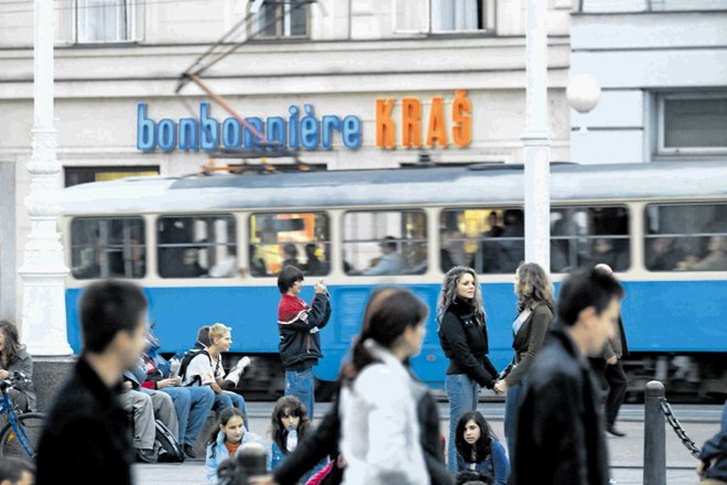 Poleg znane tovarne v Zagrebu, v kateri izdelujejo bajadere, dorino, domaćico in druge znane slaščice, ima Kraš tudi tovarni...