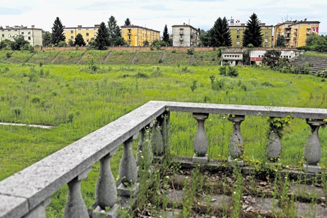 Tudi z bivšim ministrom ob strani bo Pečečnik moral čakati