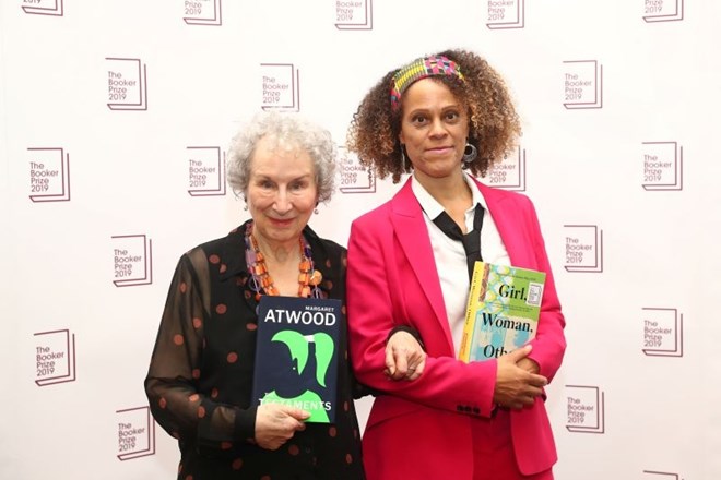 Margaret Atwood in Bernardine Evaristo dobitnici literarne nagrade booker