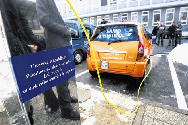 Na vrhu seznama prejemnikov je profesor Janko Drnovšek z ljubljanske  fakultete za elektrotehniko, ki je v minulih treh letih...