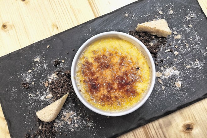 Sladica, ajdov creme brulee