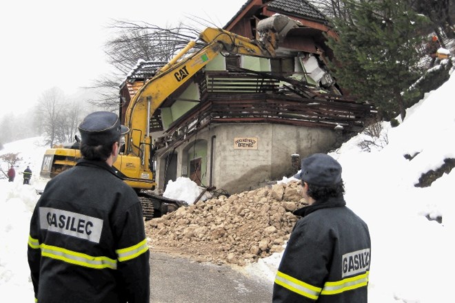 Skoraj enajst let po usodnem zemeljskem plazu, ki je Bremčevim uničil hišo v Srednji vasi v Bohinju, se je s potrditvijo...