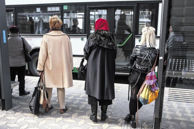 Brezplačnega potniškega prometa v Ljubljani za upokojence ne nameravata financirati ne občina ne država.