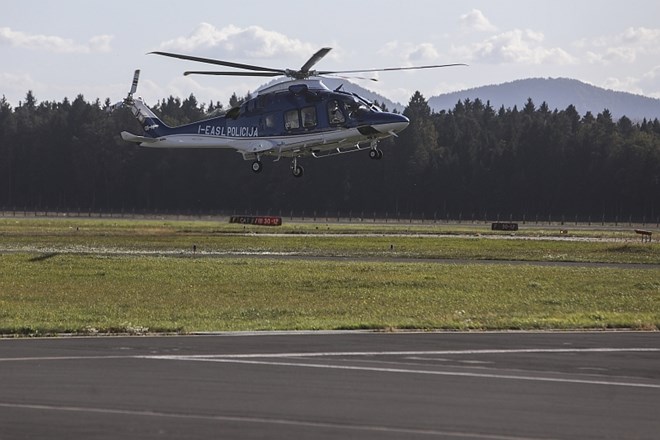 Na novem policijskem helikopterju AW169, ki ga je slovenska policija dobila sredi oktobra, so v nekaj tednih zaznali hujšo...