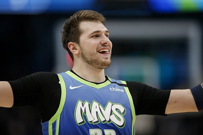 #video Luka Dončić rekordno za tri in zmaga Dallasa