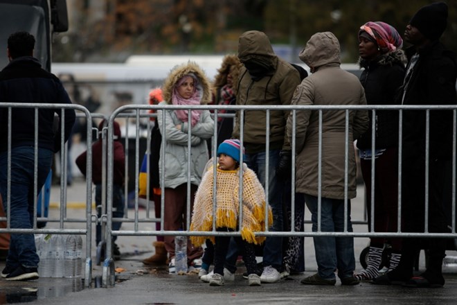 Migranti na meji z Grčijo.