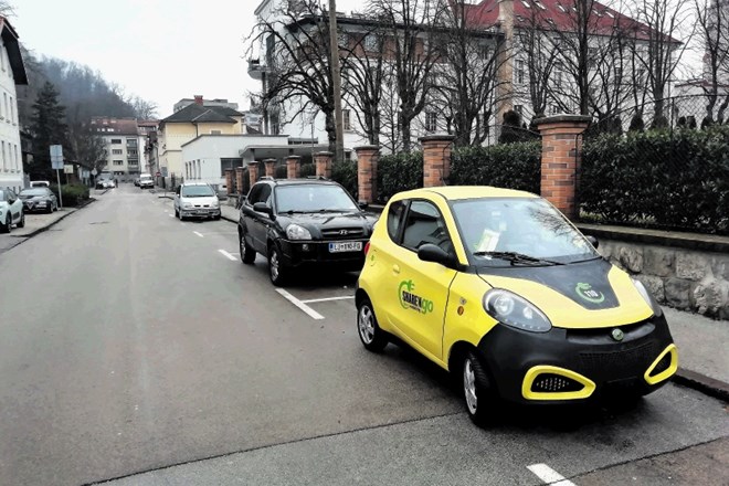 V podjetju Sharengo niso zadovoljni s pojasnili občine o tem, kje lahko parkirajo uporabniki njihovih vozil.