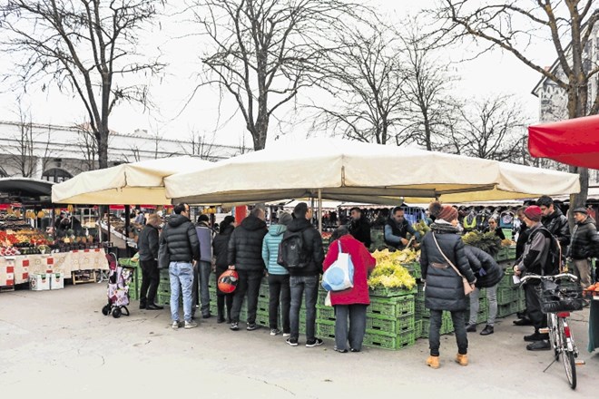 Danes so bile stojnice osrednje ljubljanske tržnice oblegane.