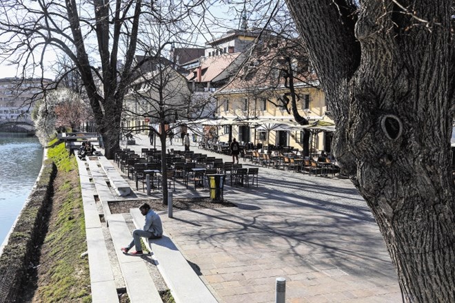 Nabrežja Ljubljanice so vsak dan bolj opustela.