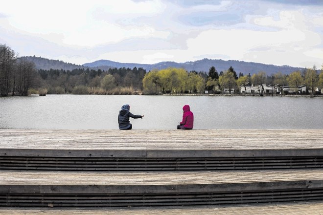 V zadnjih dneh je zaznati zmerni optimizem, da smo se v Sloveniji z omejevanjem gibanja in druženja izognili najhujšemu,...