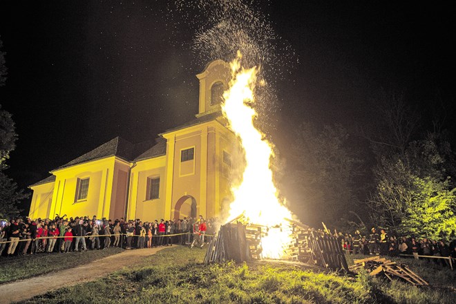 Letos ne bo tradicionalnih druženj ob kresovih.