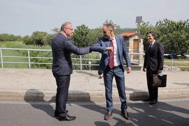 Zunanji minister Anže Logar se je sestal s hrvaškim kolegom Gordanom Grlićem Radmanom.