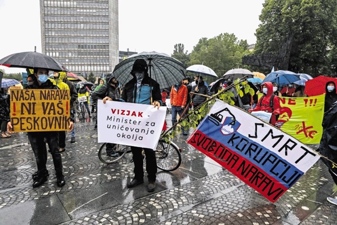 Spremembe zakona o ohranjanju narave:  Javni interes na razprodaji