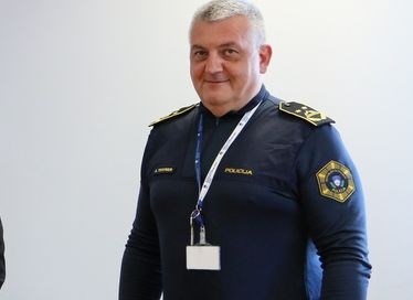 Vlada imenovala Antona Travnerja za generalnega direktorja policije