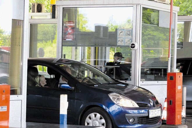 Mejni prehod Metlika je eden od štirih mejnih prehodov s Hrvaško, kjer vročajo odločbe o karanteni.