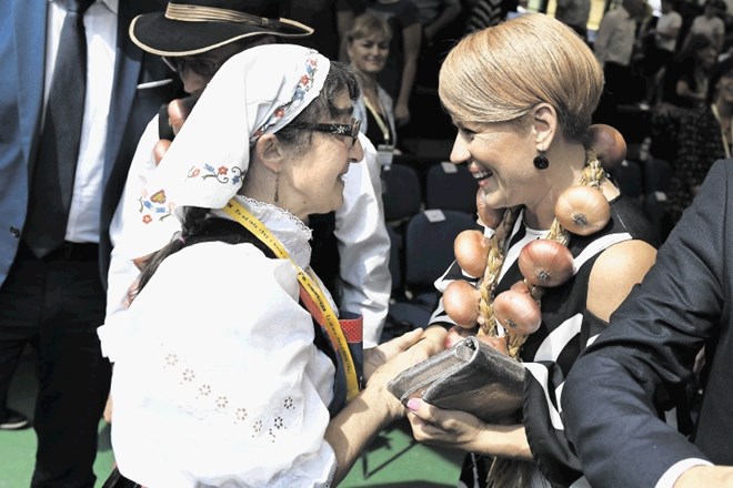 »Vedno bom s ponosom nosila različne majice, značke, predpasnike… kmetij, društev, organizacij in podjetij, ki delujejo v...