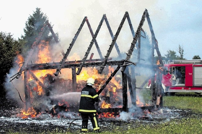 Zagrožena kazen za požig je od enega do osmih let zapora. Fotografija je simbolična.